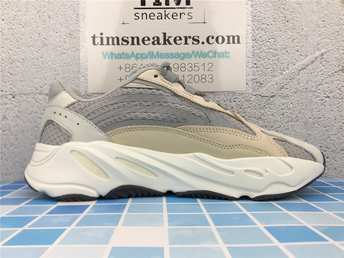 Yeezy Boost 700 V2 Cream GY7924